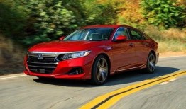 最新款雅阁爆料,科技升级，驾驭未来，揭秘新一代旗舰轿车风采”